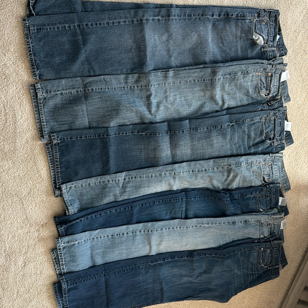 7 pars of men’s 569 Levi’s